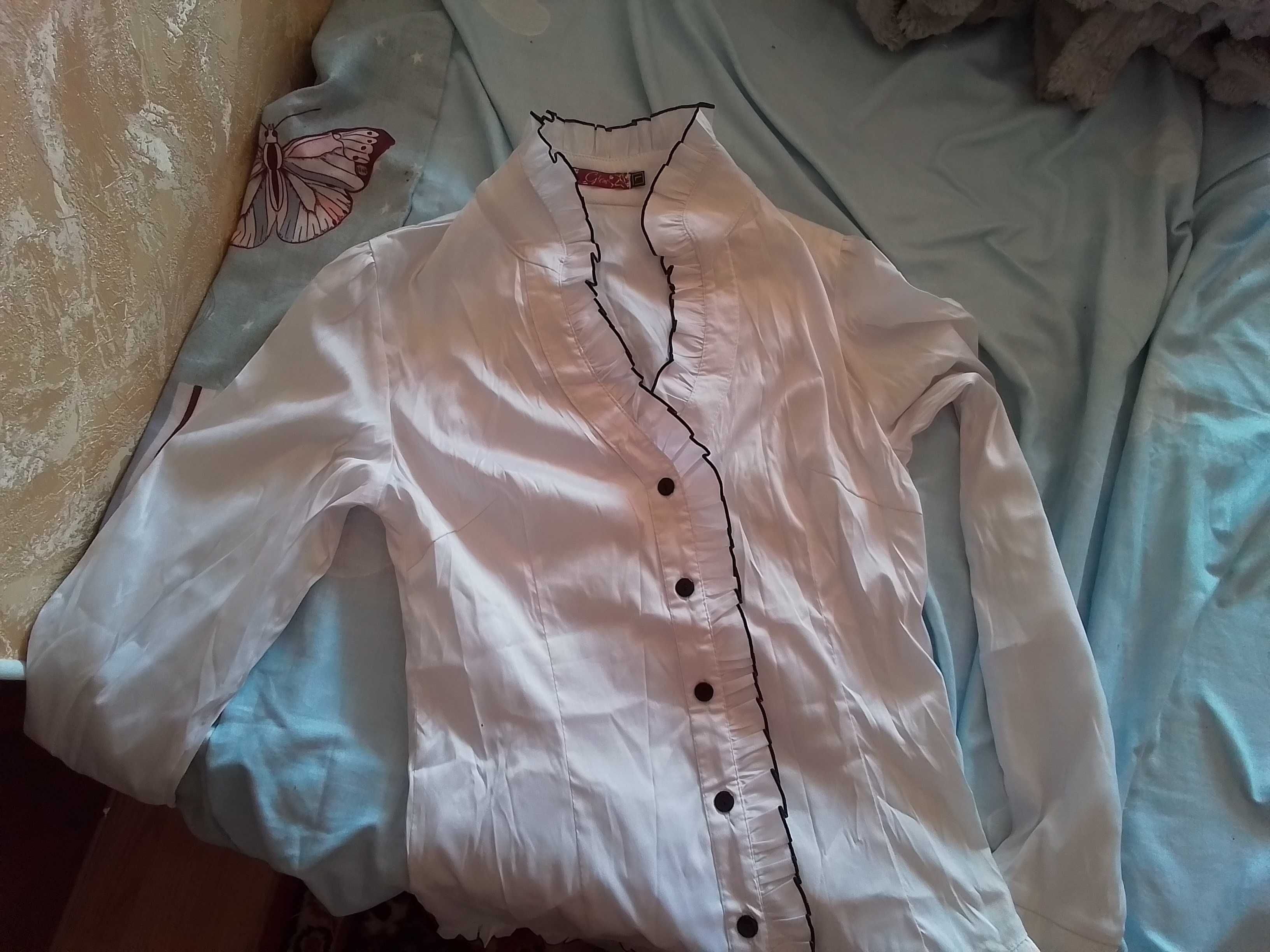 Блузка біла нова