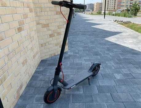 Розпродаж Електросамокатів Xiaomi Electric Scooter До 30км/час