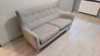 Piękna sofa w stylu skandynawskim
