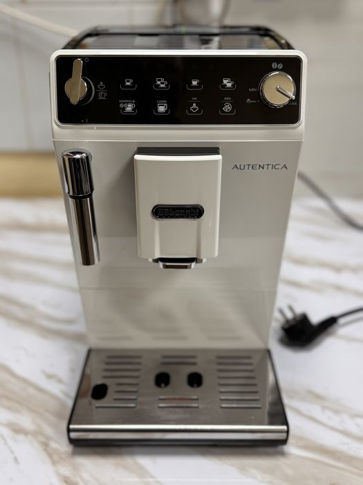 Зернова кавомашина кавоварка Delonghi Autentica гарантія
