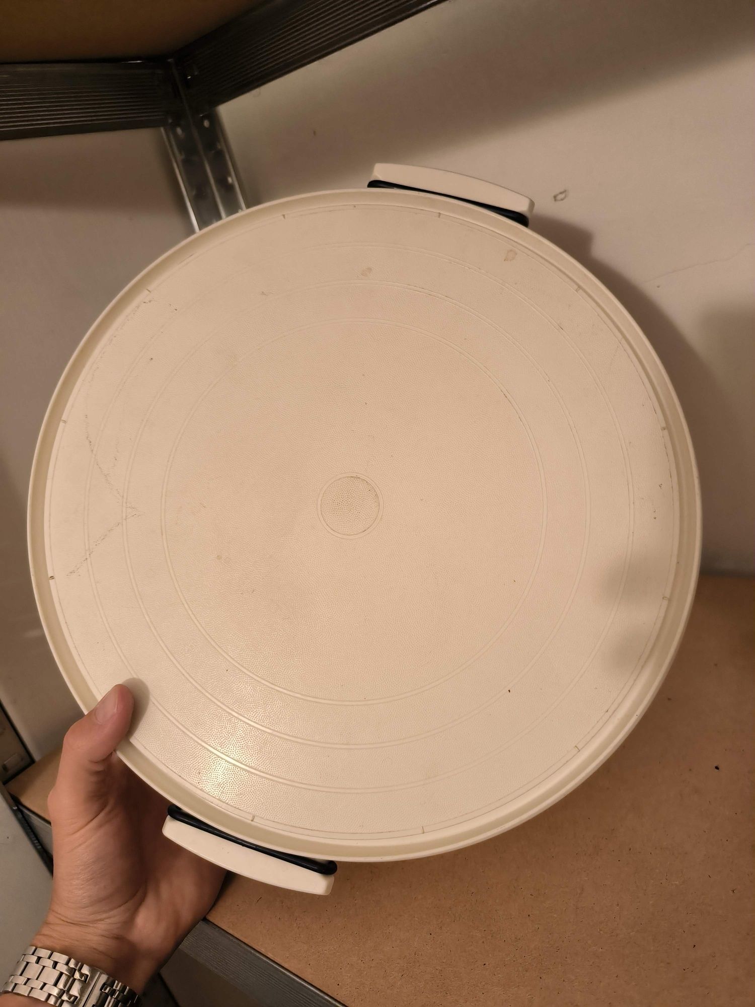 Pojemnik do przechowywania ciasta Tupperware na ciasto biały okrągły
