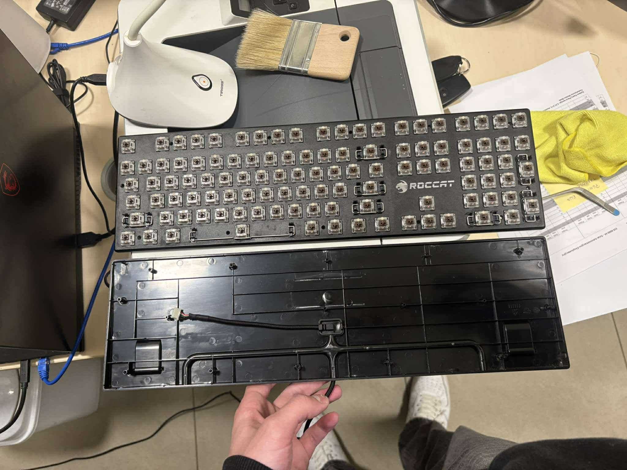 Klawiatura mechaniczna podświetlana ROCCAT Suora FX