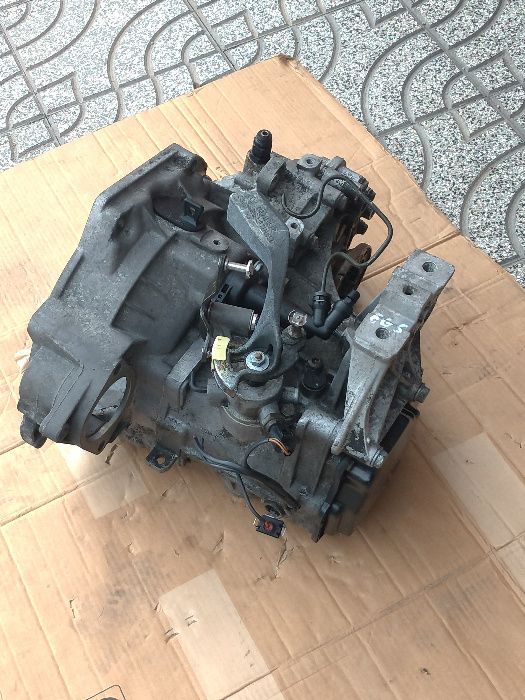 Caixa de velocidades VW Golf 4 1.6i 16V Ref: EGS