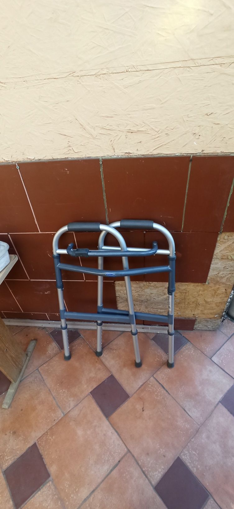 Chodzik inwalidzki balkonik lekki