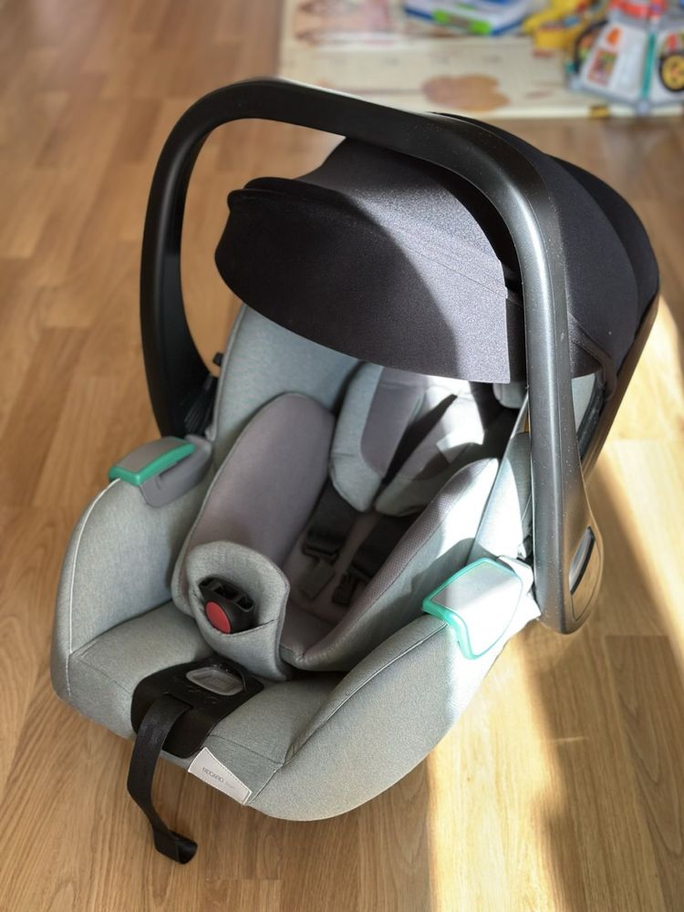 Дитяче автокрісло Recaro Avan (0-15m)