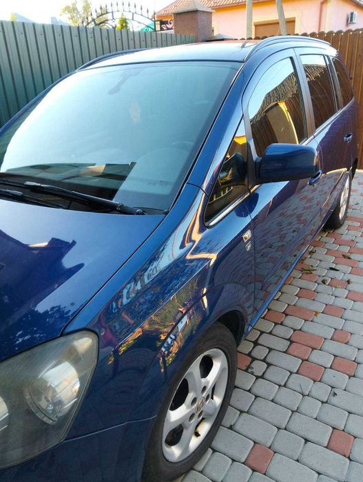 Опель зафіра 2010