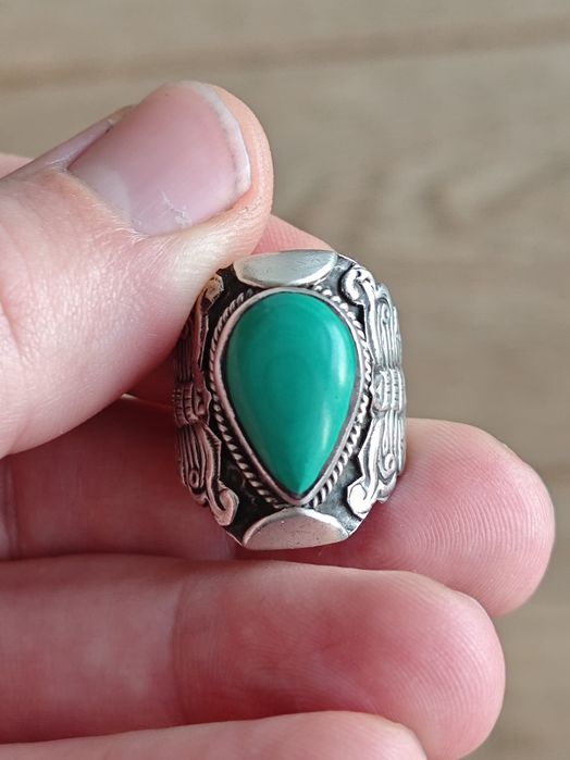 Срібна каблучка з малахітом