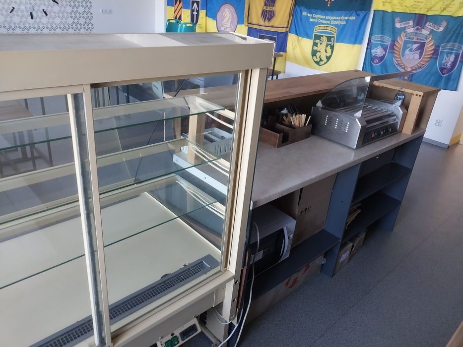 Барна стійка в хорошому стані.