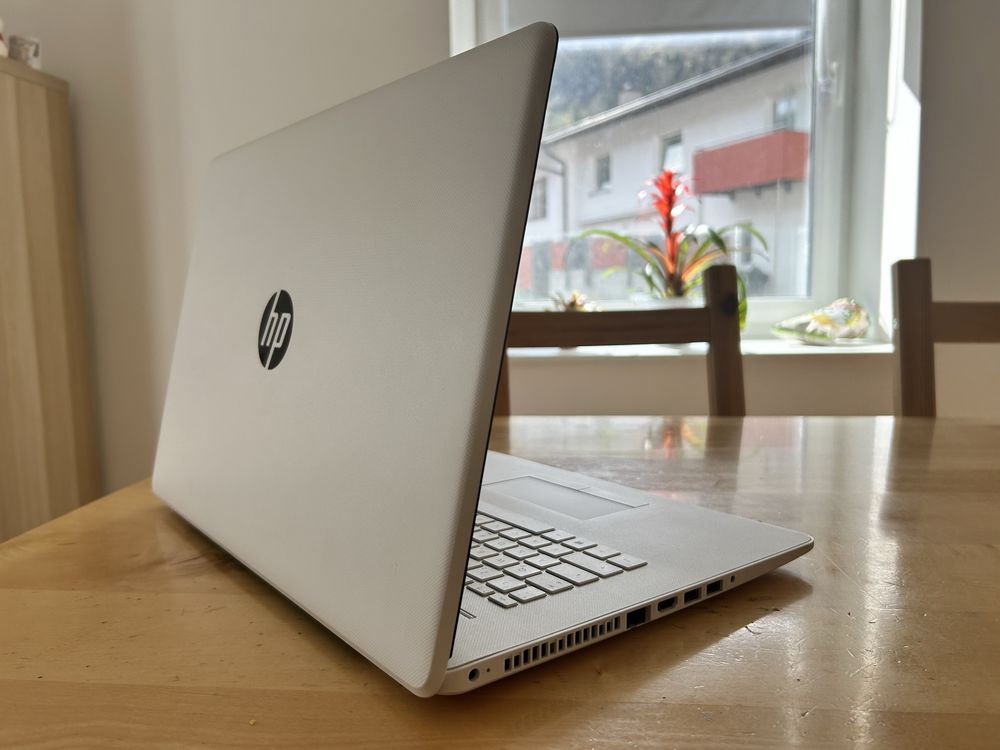 Ноутбук HP 17’’ RTL8723DE i3 ssd 6gen
