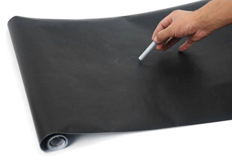 tablica kredowa samoprzylepna na ścianę z kredą dla dzieci 45x100 cm