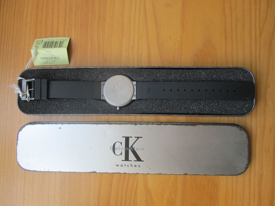 Relógio de homem Calvin Klein, novo em estojo de metal
