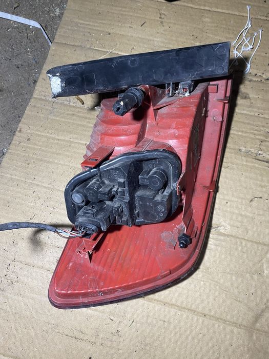 Lampa tył prawa lewa Audi A6 C6 kombi oryginał wkład