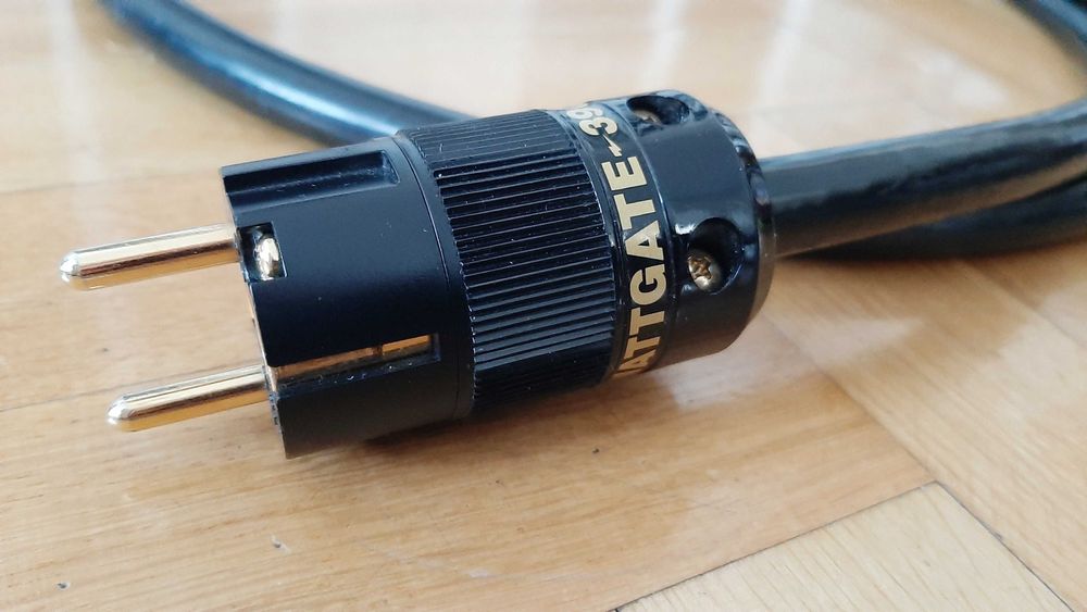 Kabel zasilający OYAIDE TUNAMI V2 - 1,8 m WATTEGATE