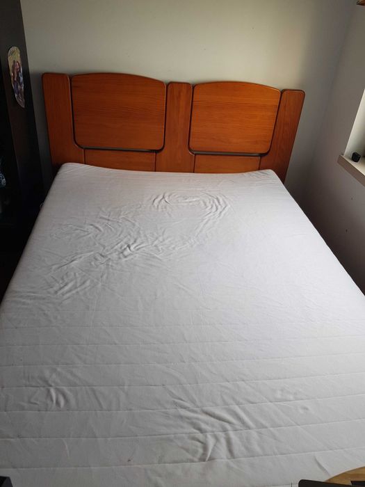Cama casal (140x200) de madeira maciça & colchão