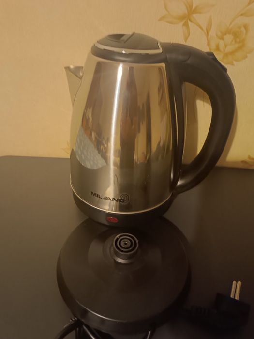 Чайник електричний Milano новий