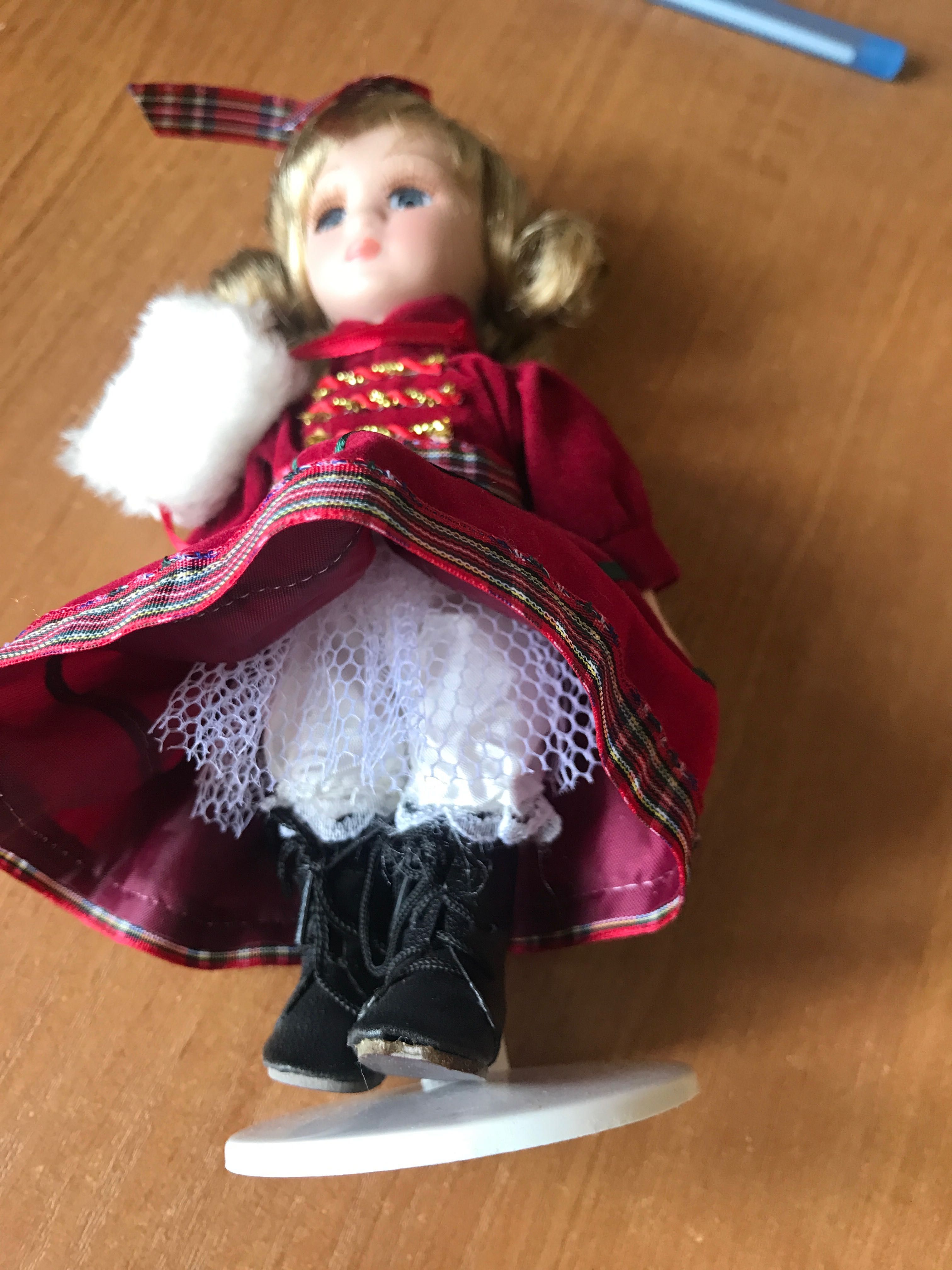 Порцелянова лялька Victoria, вінтаж, ручний розпис, Німеччина
