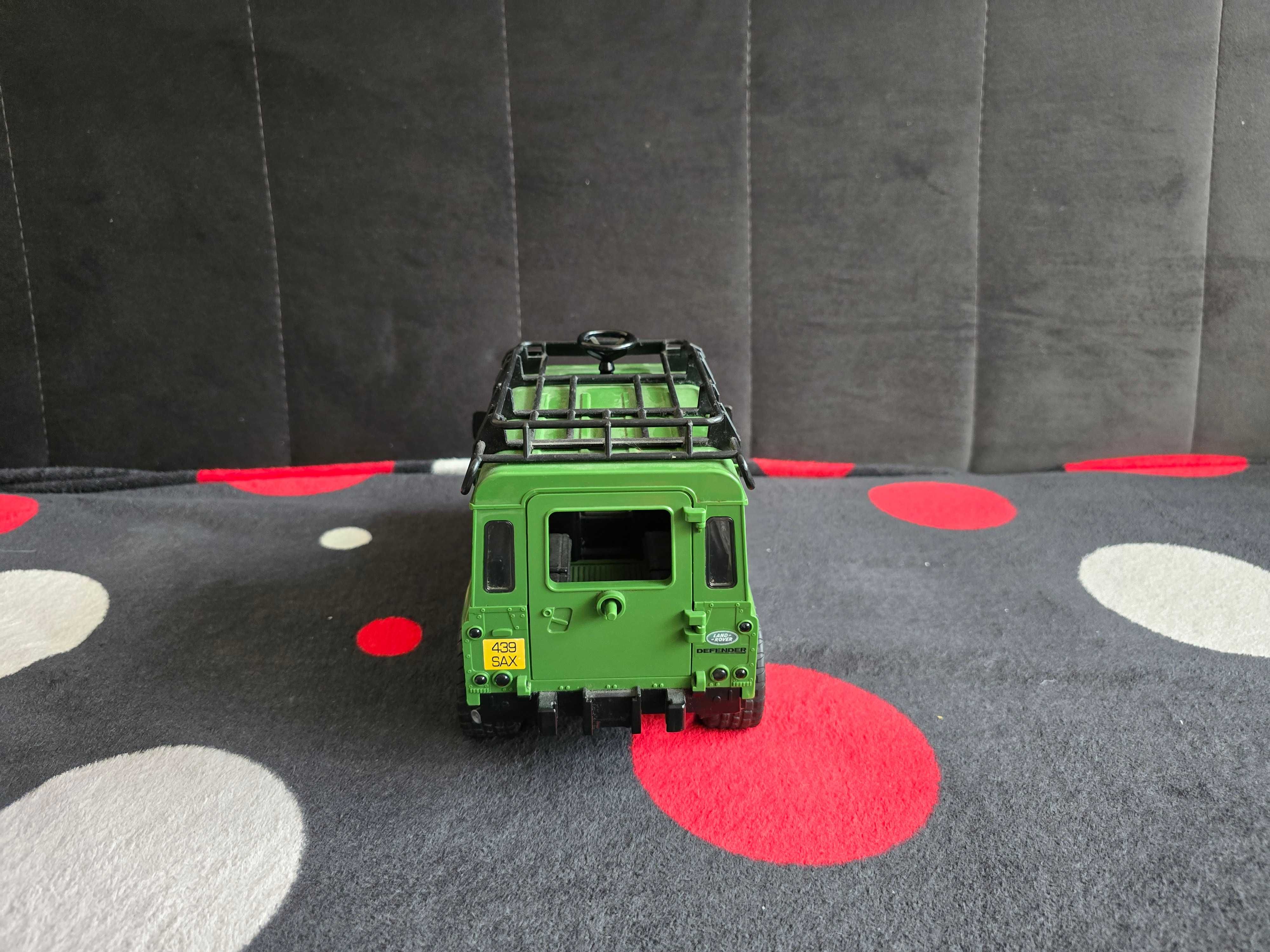 Bruder 02593 Land Rover