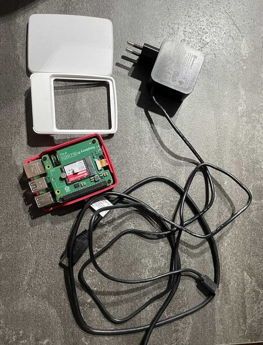 Raspberry Pi 5 8GB + oficjalny zasilacz + M.2 HAT+ + SSD 512GB NVMe