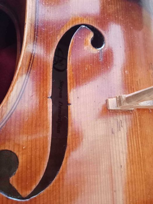 Author's Violin (Stepan Demirjian), Year 199564285004924801124