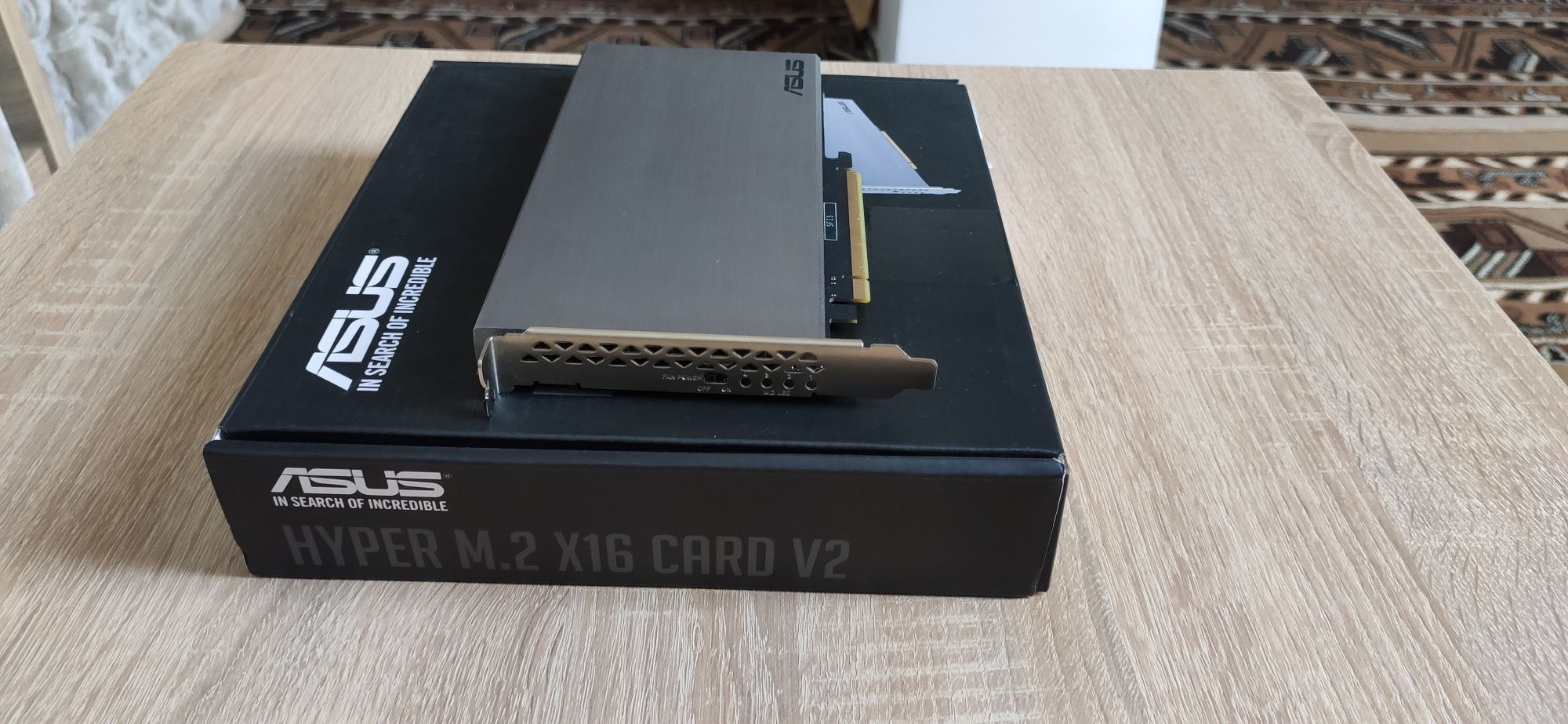 Adapter karta Asus 4x m2