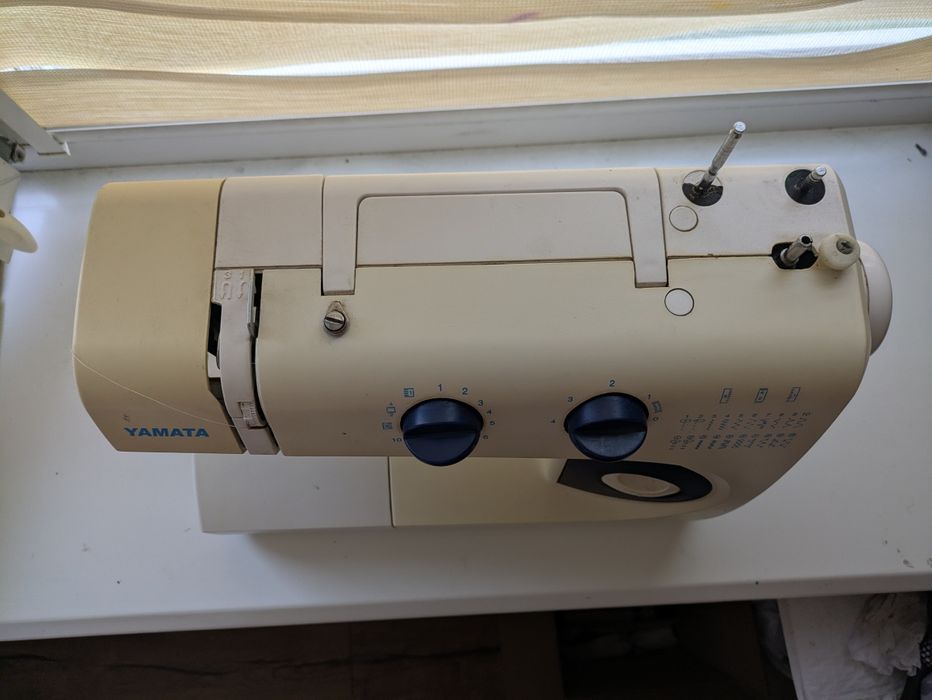 Швейна машинка Yamata FY 2300