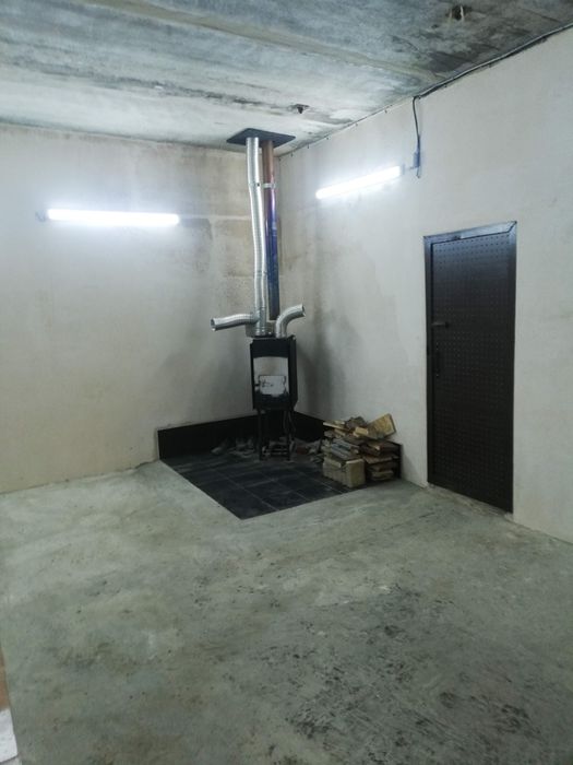 Сдам в аренду гараж( приміщення)  на Рибалському