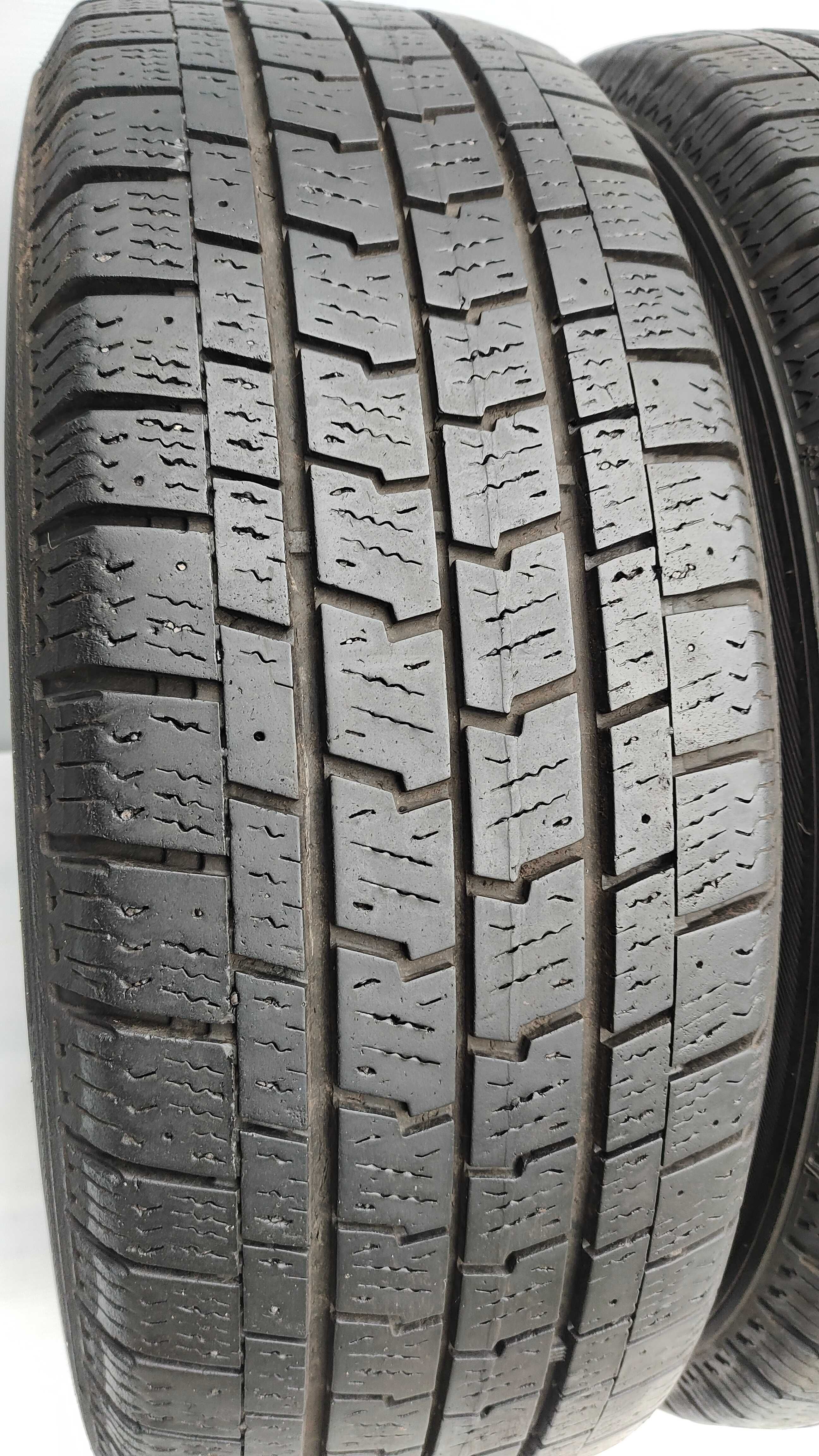 Opony Zimowe 215/65/16C Goodyear 2szt 2019r