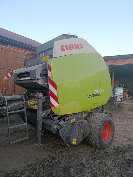 Prasa rolującą Claas variant 380 rc