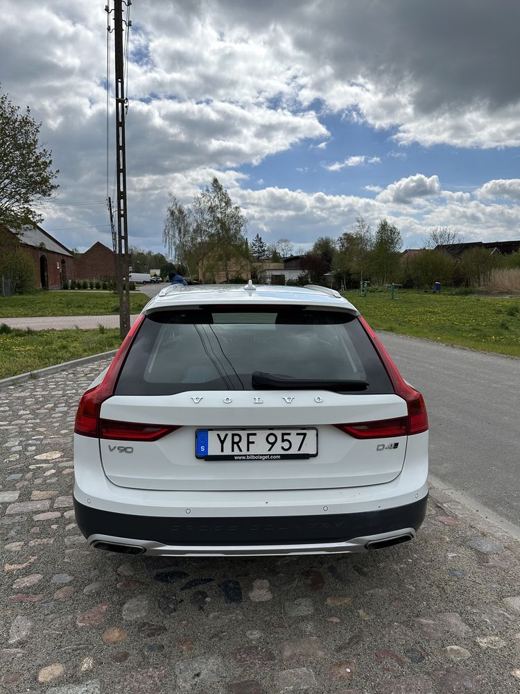 Volvo v90 cross country 2019