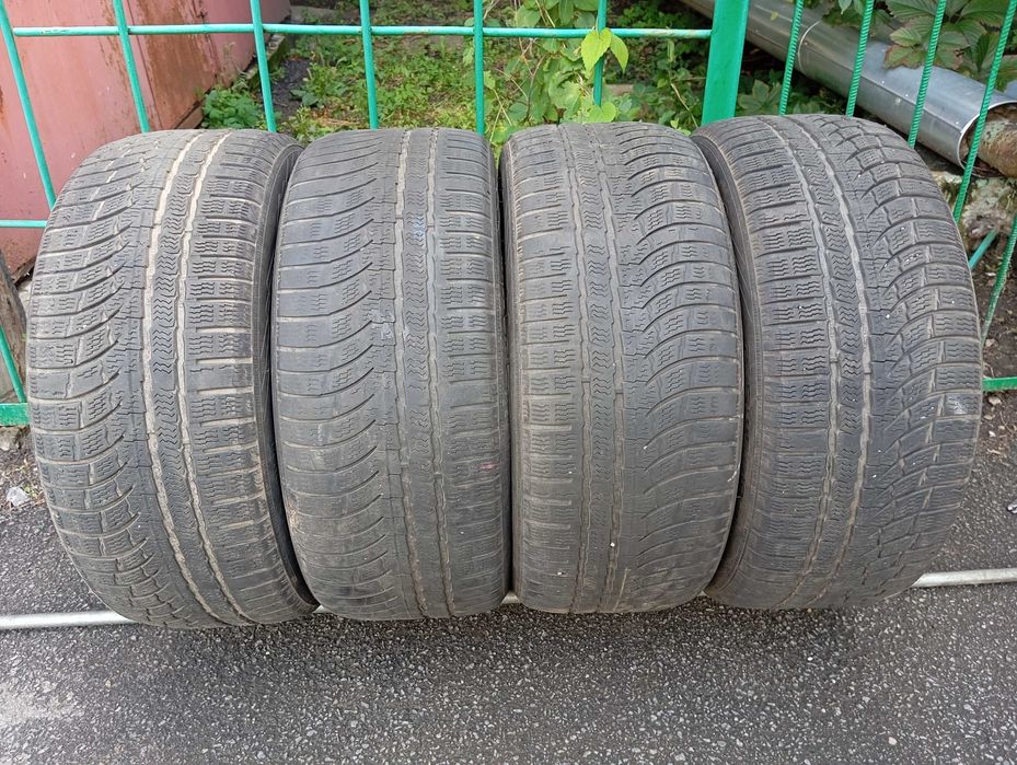 Комплект зимней резины Nokian WR A4 235/45 R18 на допал