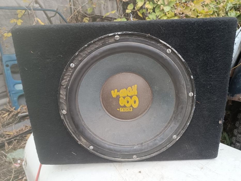 Продам сабвуфер с усилителем