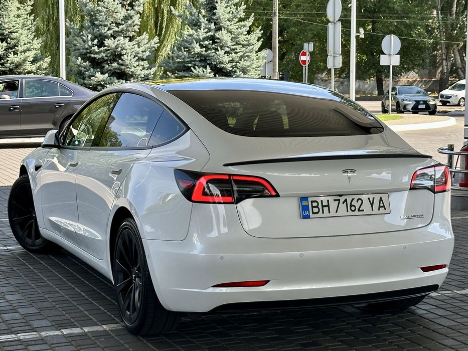 Tesla 3 rest lfp