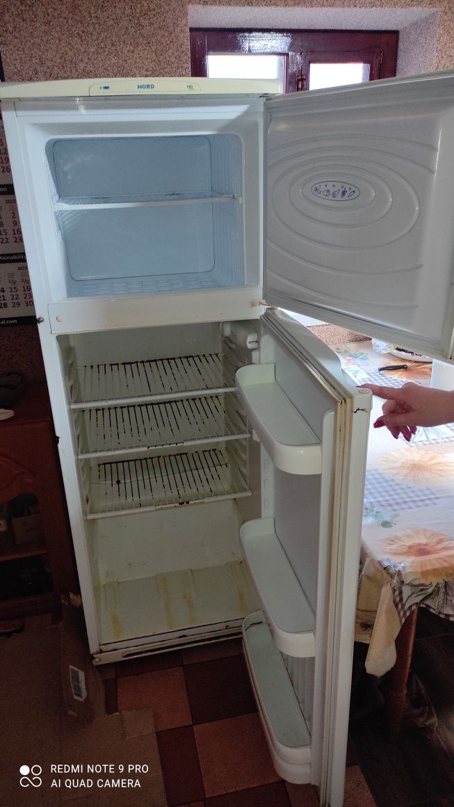 Продам холодильник