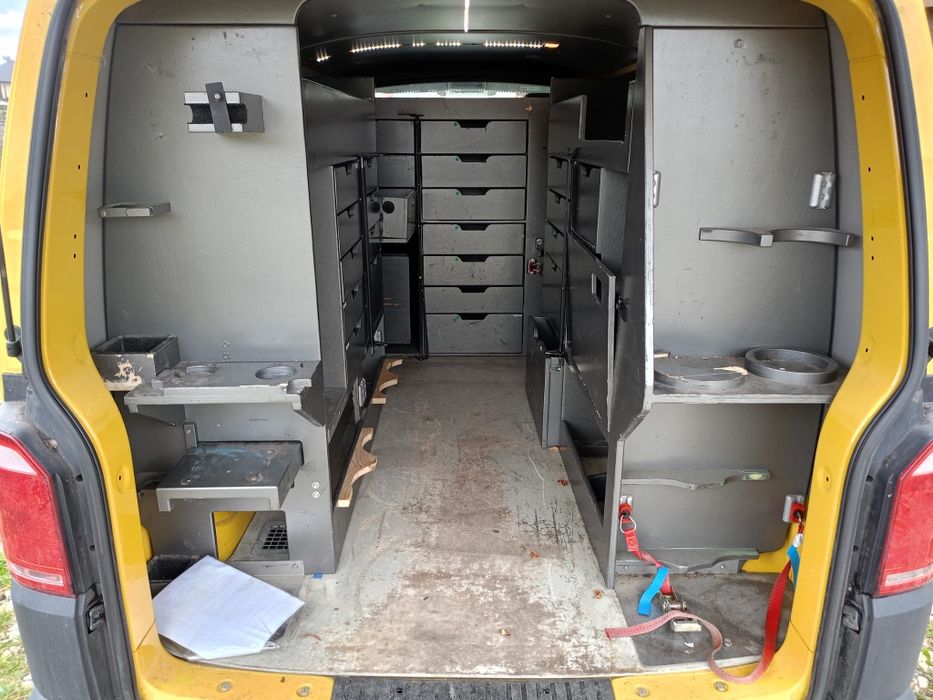 zabudowa serwisowa volkswagen transporter t5 t4 t6 t7 vivaro trafic