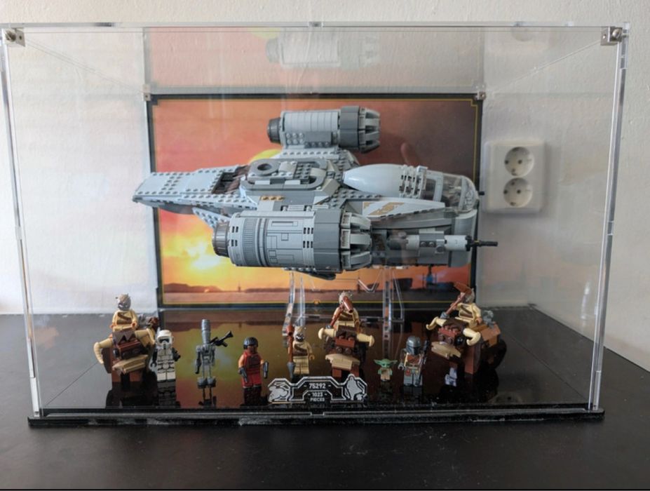 Lego 75292 Mandalorian the Razor Crest Star Wars com 75264