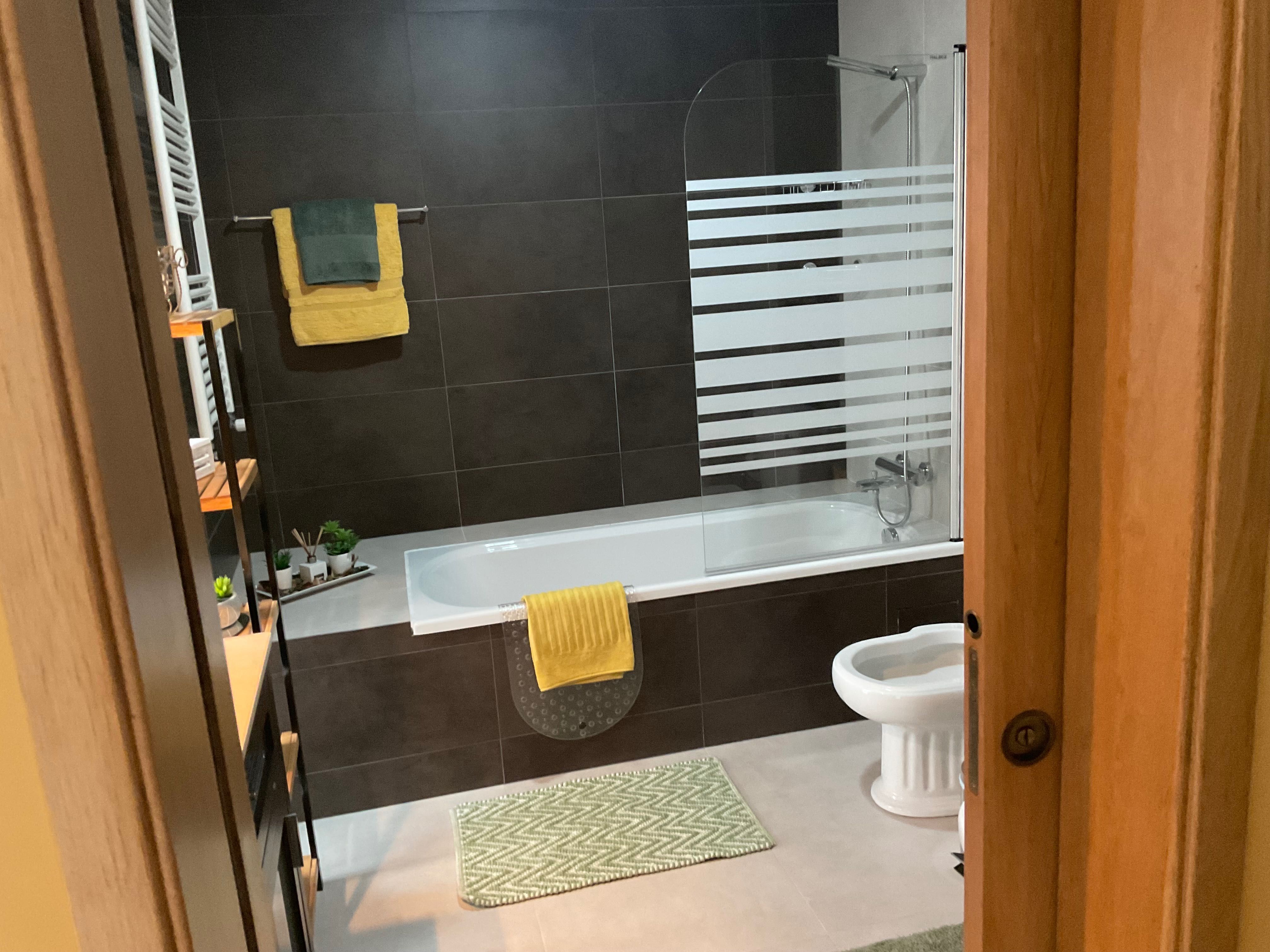 Quarto numa Moradia para Senhor despesas incluídas