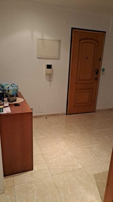 Aluga se T2 , casal de cambra