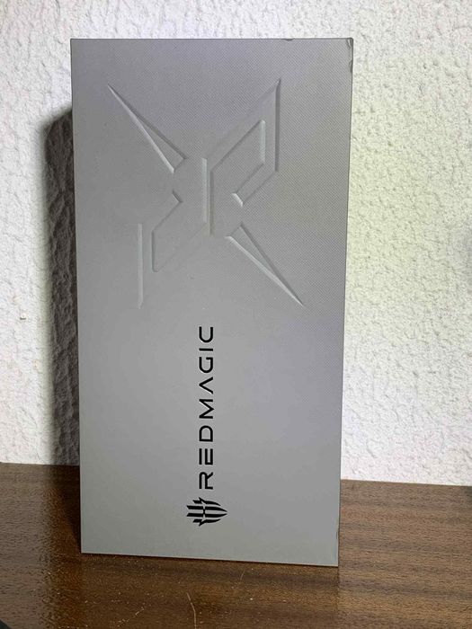 ZTE Nubia Redmagic 10s Pro e REDMAGIC VC Cooler 6 Pro