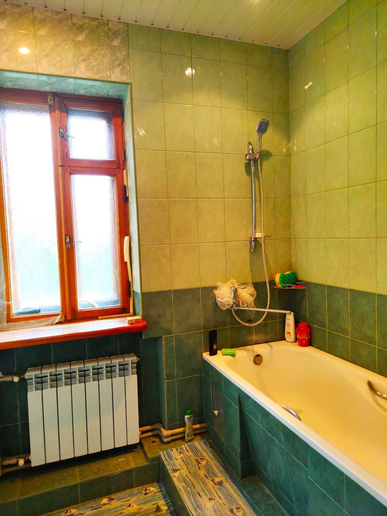 Продам дом в п. Коротич в 10 км. от метро Холодная Гора