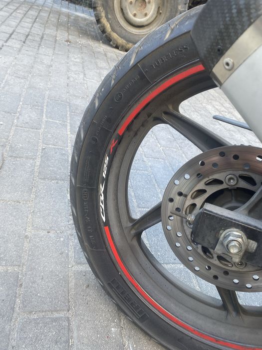 Honda cbr   125r