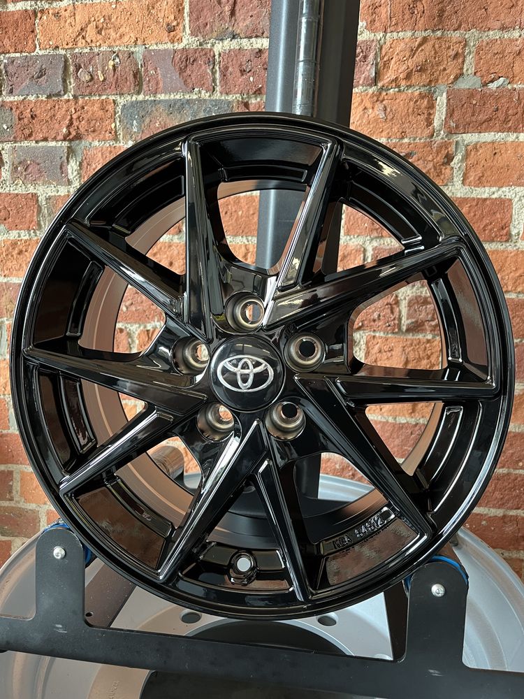 Alufelgi 15 Toyota Yaris IV 5x100 Nowe Felgi Czujniki