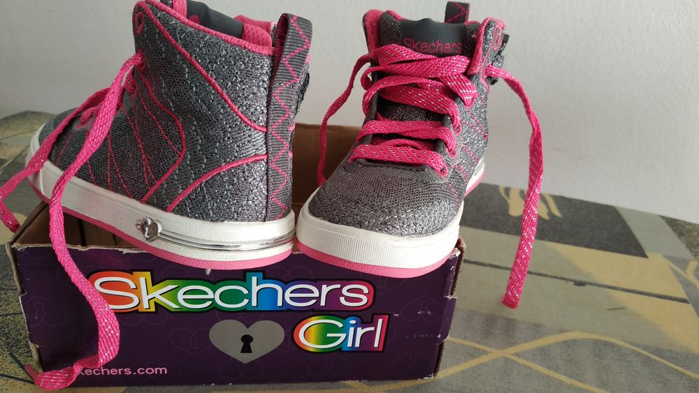 Bota Sketchers Girl 22 - Novas