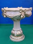 Mesa Taça de Luxo – Glamour Palaciano com Acabamento Dourado