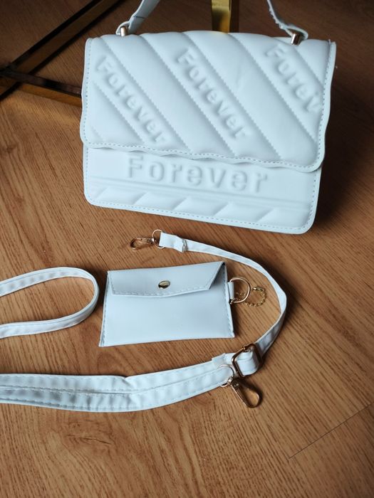 Nowa torebka elegancka ecru, kremowa listonoszka, pikowana, ekoskóra