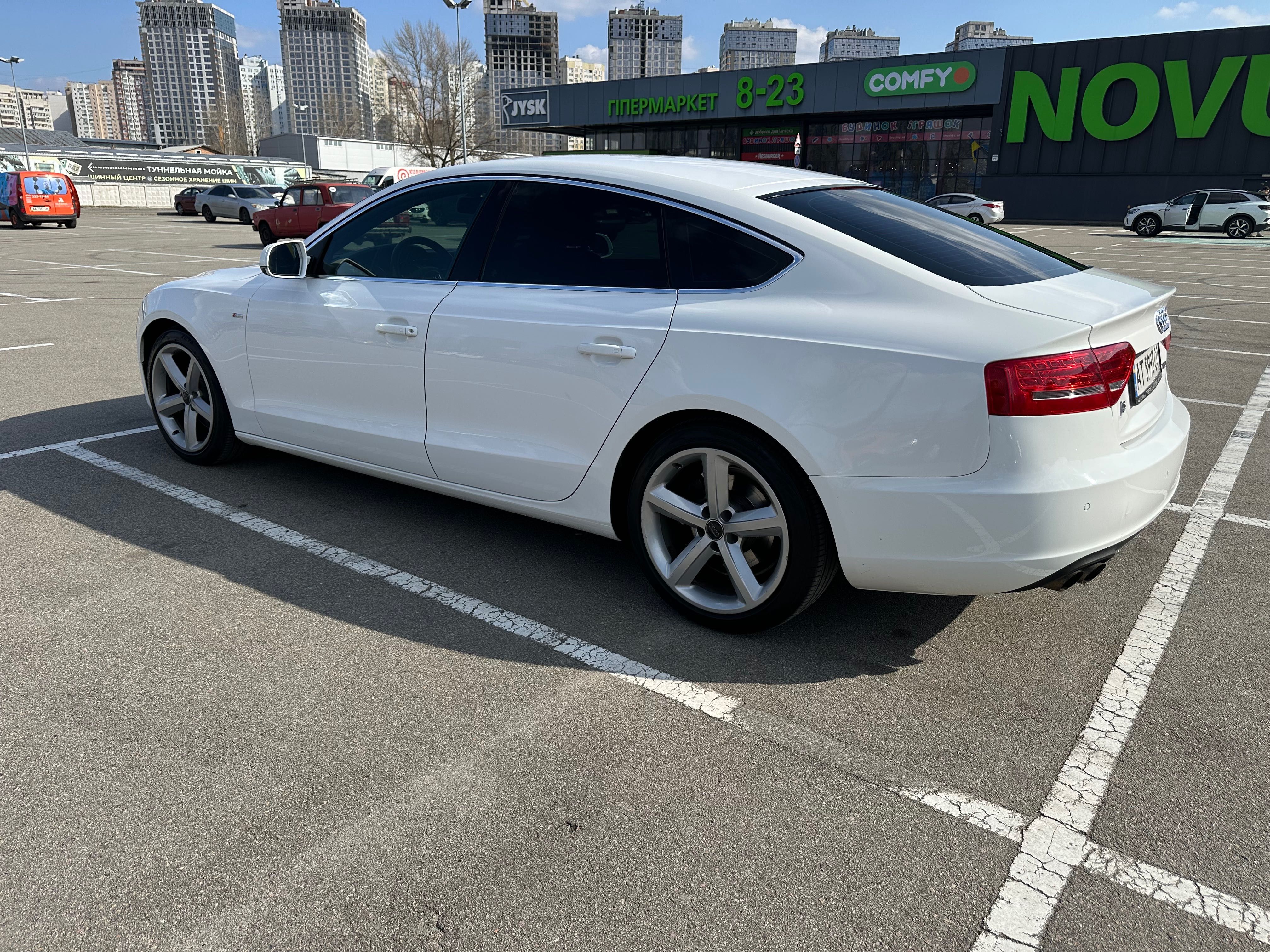 AUDI A5 2011 Дизель 2.0   5 Дверей