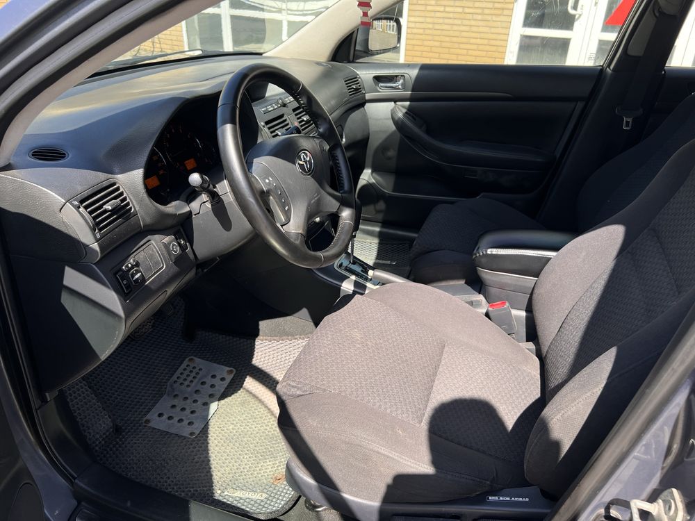 Toyota Avensis 2.0 Акпп газ/бенз