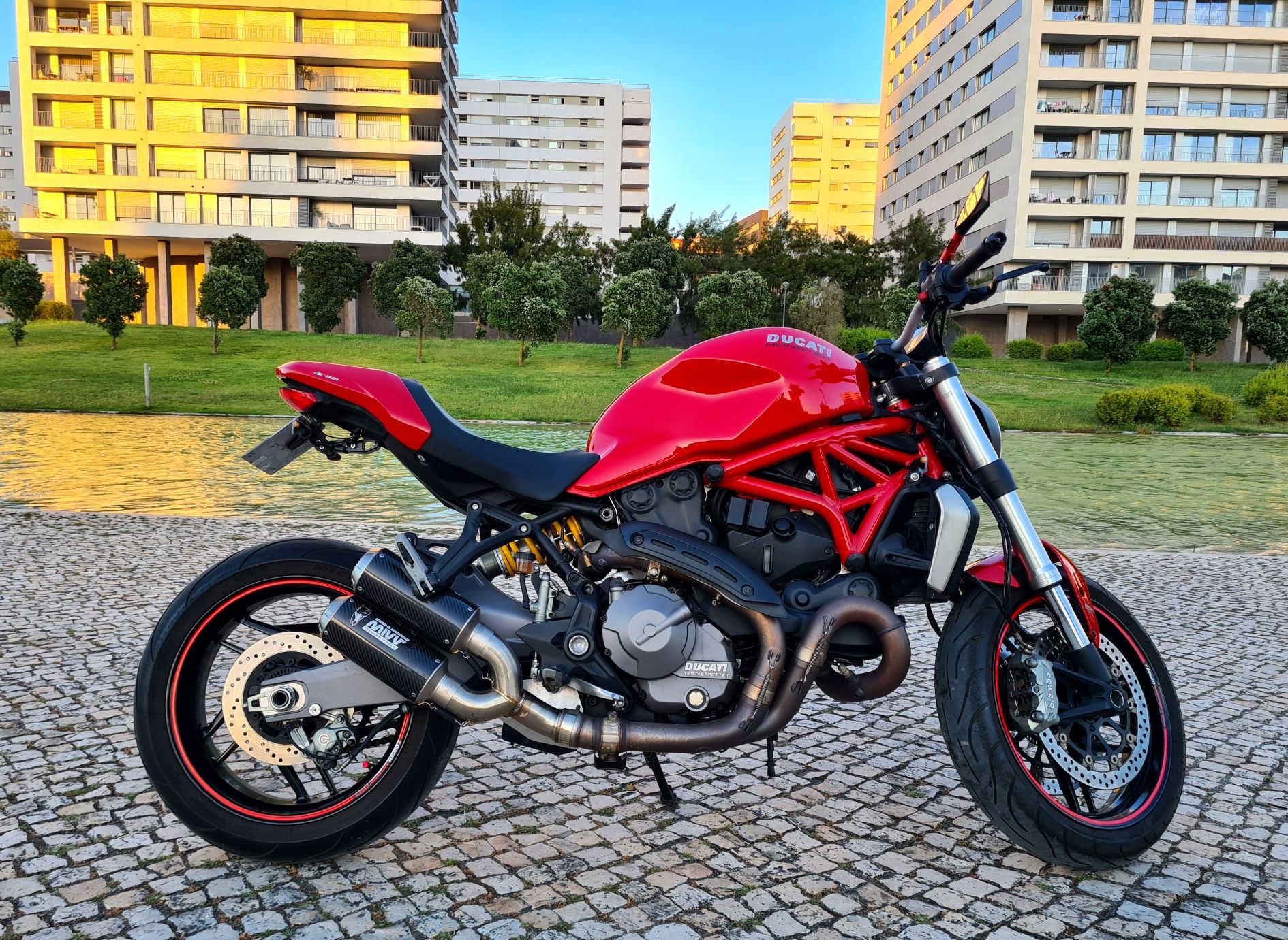 Ducati Monster 821 Red 2018