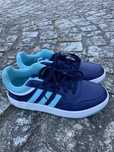 Sapatilhas adidas semi-novas