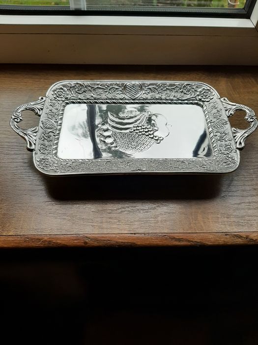 Taca metalowa,stylizowana.