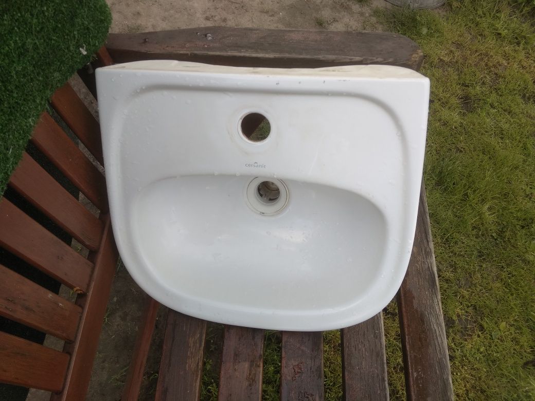Umywalka Cersanit 40 cm x 36 cm działka altana ogrod